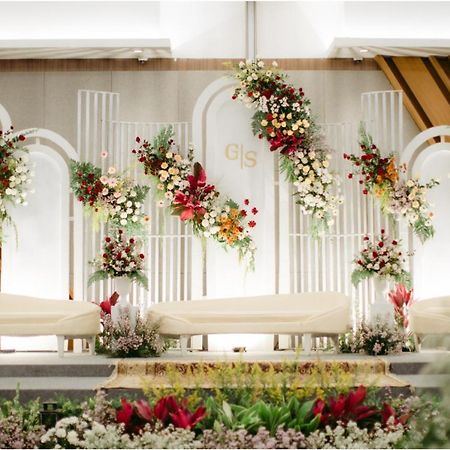 Hotel Ayola Sunrise Mojokerto Buitenkant foto