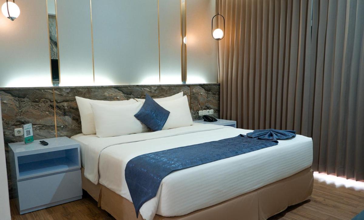 Hotel Ayola Sunrise Mojokerto Buitenkant foto
