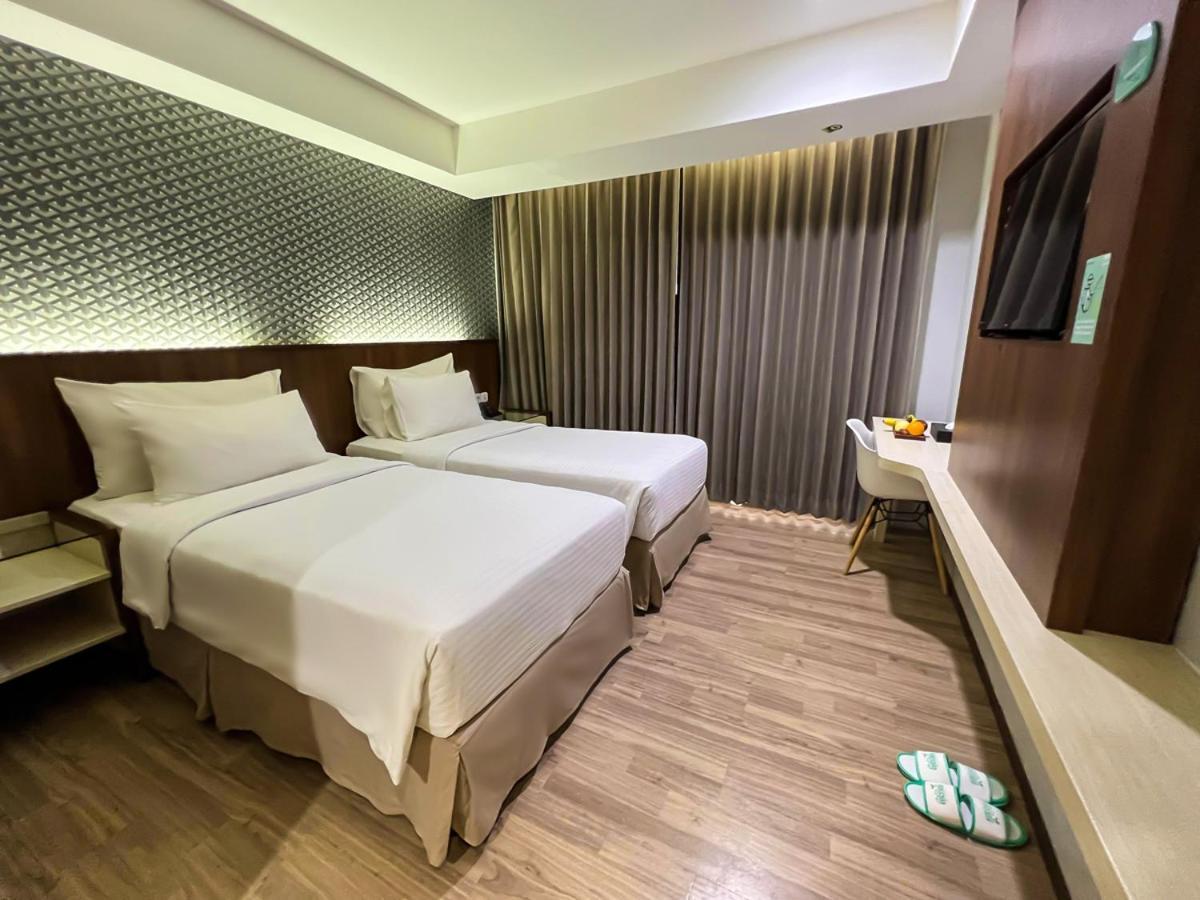 Hotel Ayola Sunrise Mojokerto Buitenkant foto