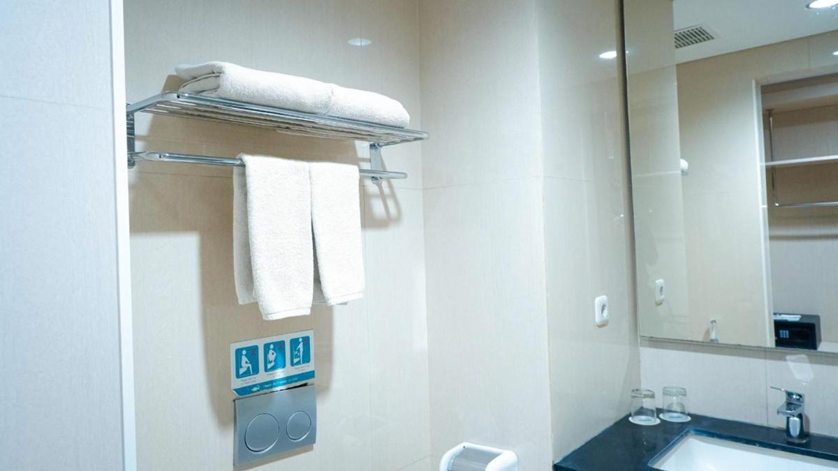 Hotel Ayola Sunrise Mojokerto Buitenkant foto
