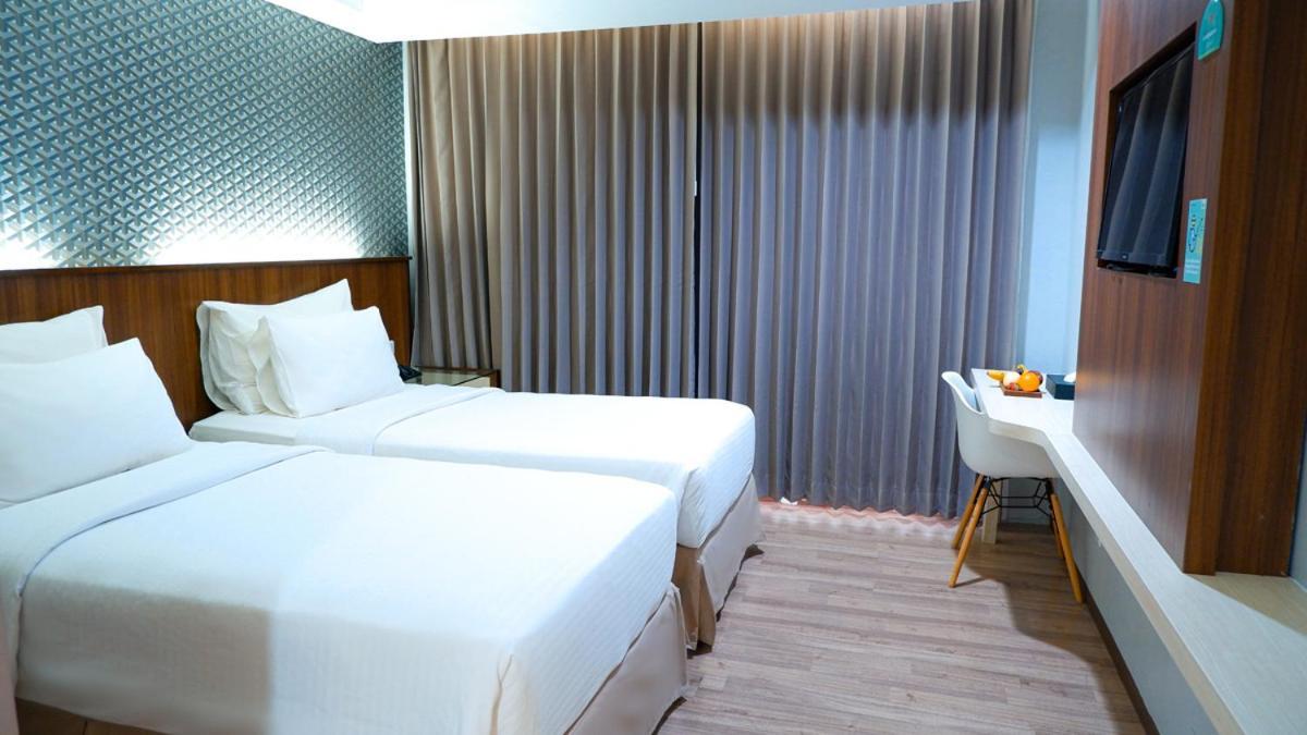 Hotel Ayola Sunrise Mojokerto Buitenkant foto