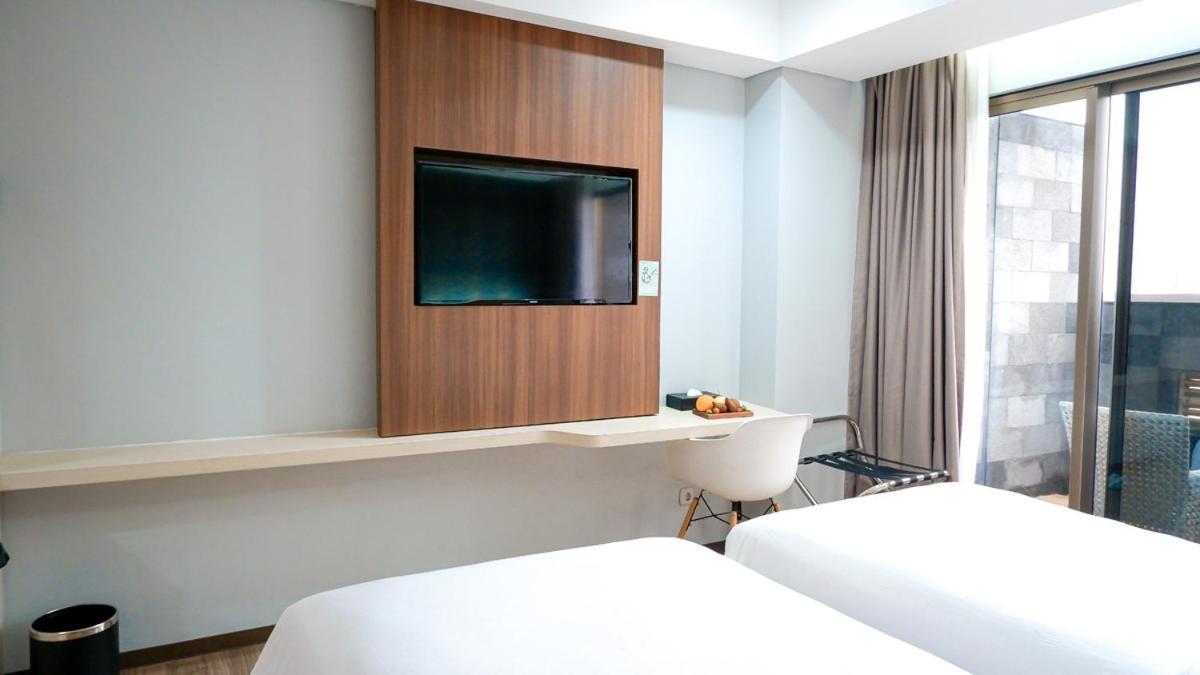 Hotel Ayola Sunrise Mojokerto Buitenkant foto