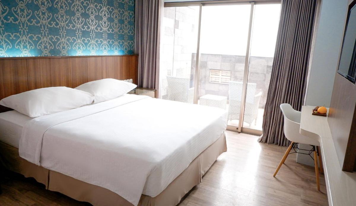 Hotel Ayola Sunrise Mojokerto Buitenkant foto
