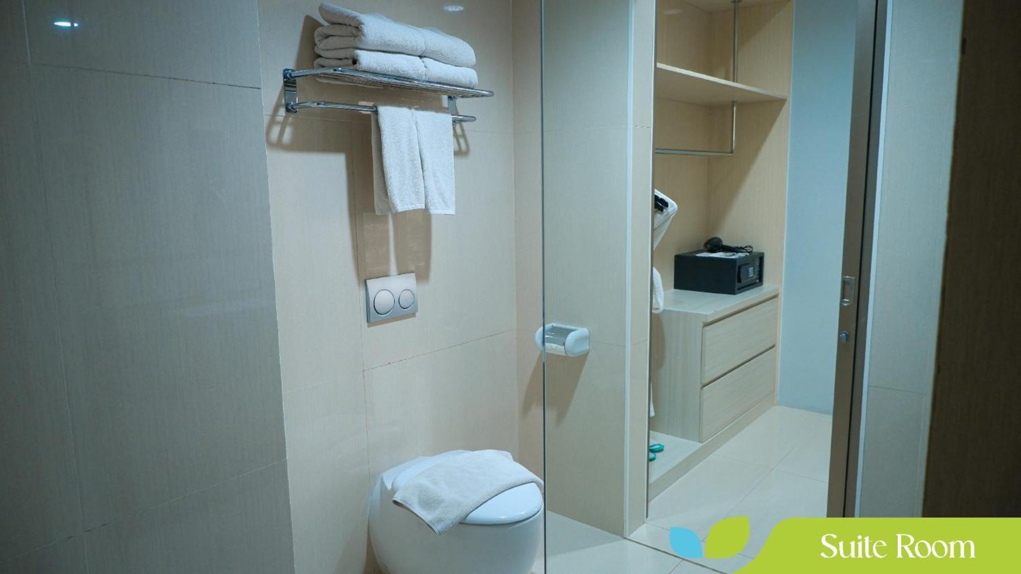 Hotel Ayola Sunrise Mojokerto Buitenkant foto