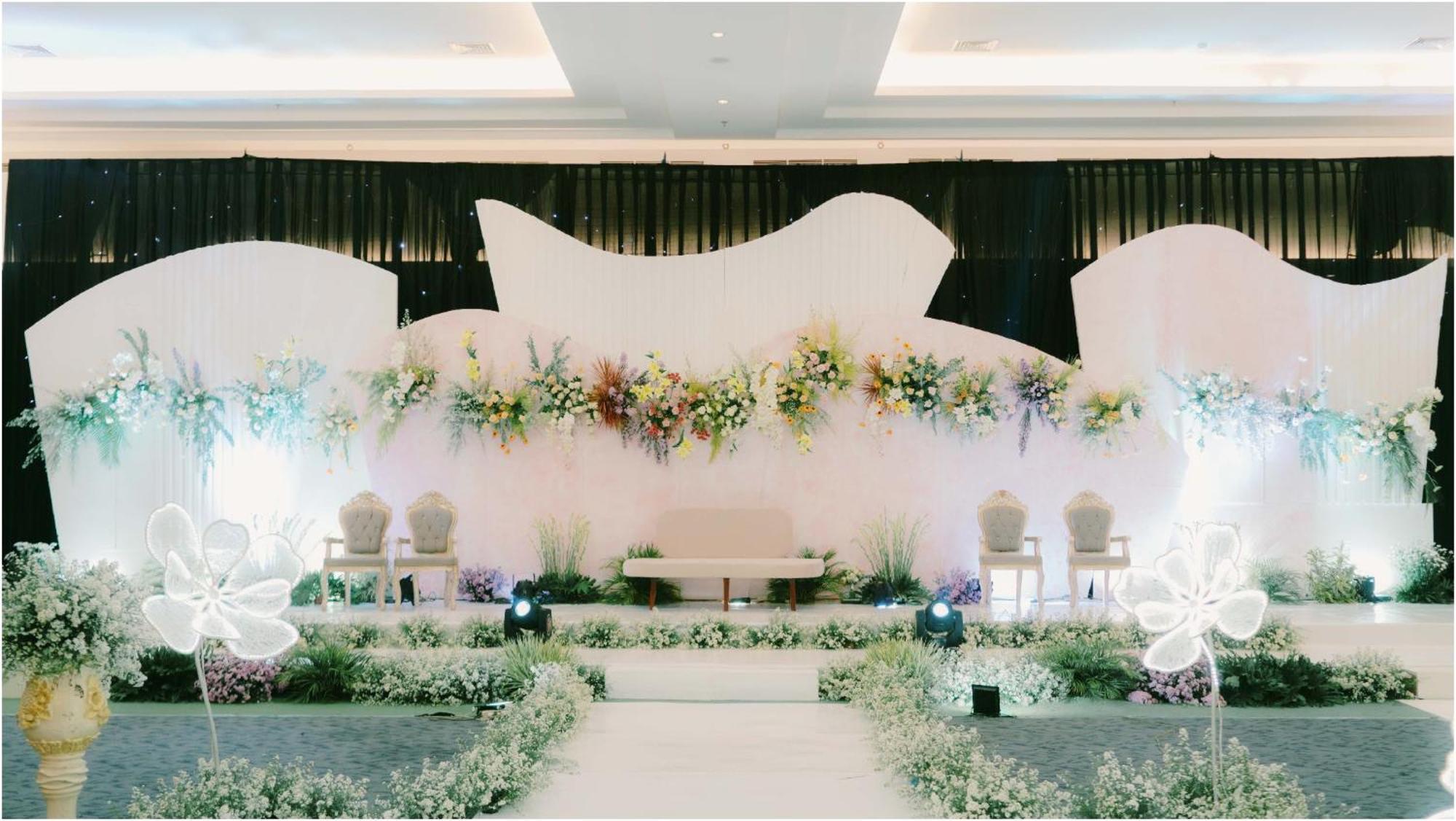Hotel Ayola Sunrise Mojokerto Buitenkant foto