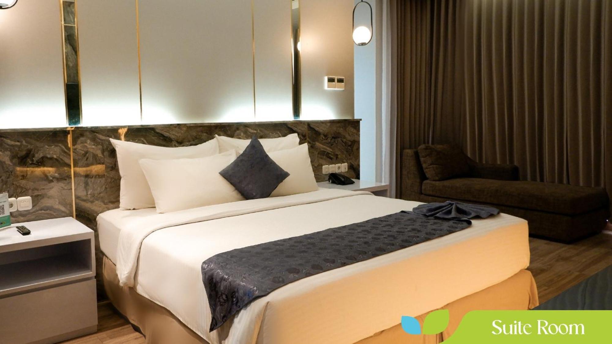 Hotel Ayola Sunrise Mojokerto Buitenkant foto
